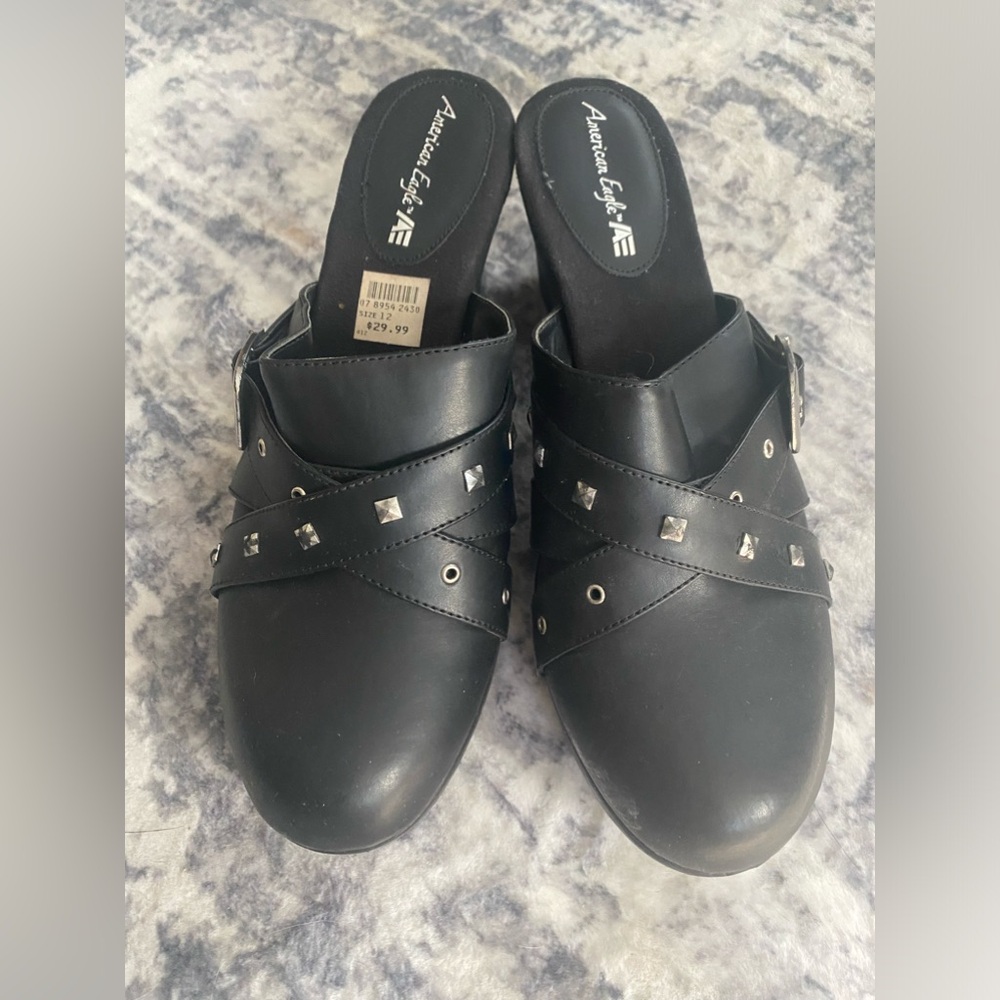 American eagle sandals